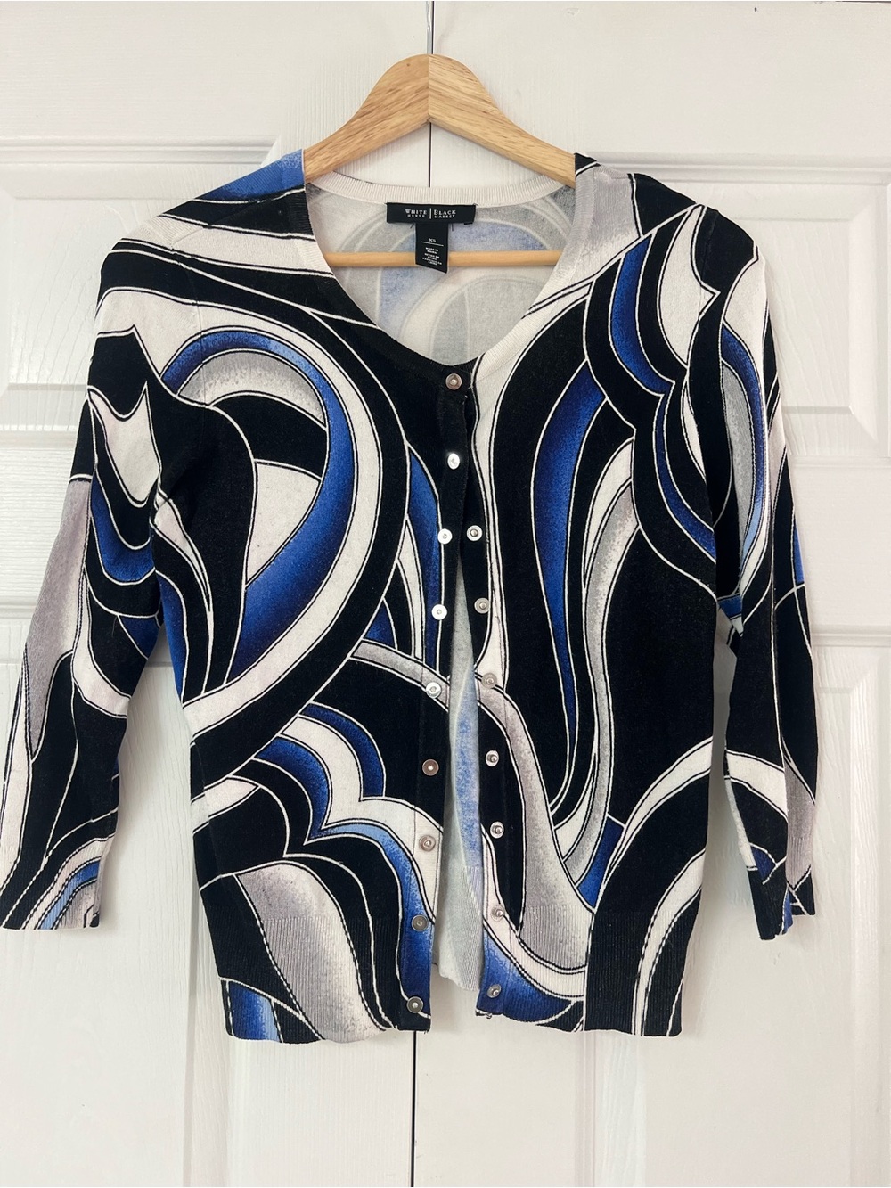White House Black Market Wave-Print Snap Cardigan - Black, Blue & White